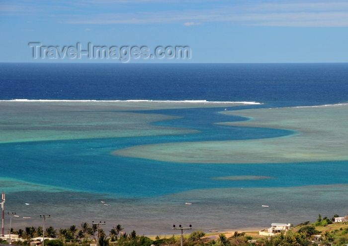 rodrigues28: Anse Mourouk, Rodrigues island, Mauritius: 'La Grande Passe', a meandering channel in the lagoon, an area of the reef teeming with wildlife - photo by M.Torres - (c) Travel-Images.com - Stock Photography agency - Image Bank