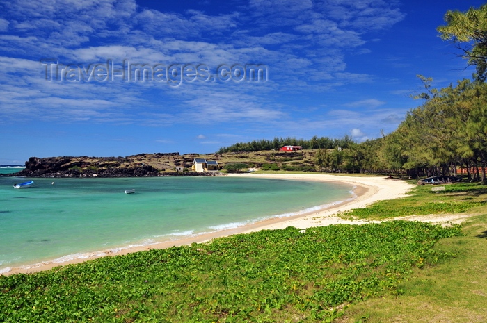 rodrigues42: Baie de l'Est, Saint François Beach, Rodrigues island, Mauritius: crescent shaped beach with warm and transparent waters - photo by M.Torres - (c) Travel-Images.com - Stock Photography agency - Image Bank