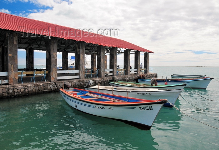 rodrigues51: Port Mathurin, Rodrigues island, Mauritius: pier and boats - photo by M.Torres - (c) Travel-Images.com - Stock Photography agency - Image Bank