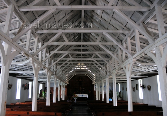 rodrigues59: Port Mathurin, Rodrigues island, Mauritius: wooden interior of the Catholic Church - photo by M.Torres - (c) Travel-Images.com - Stock Photography agency - Image Bank