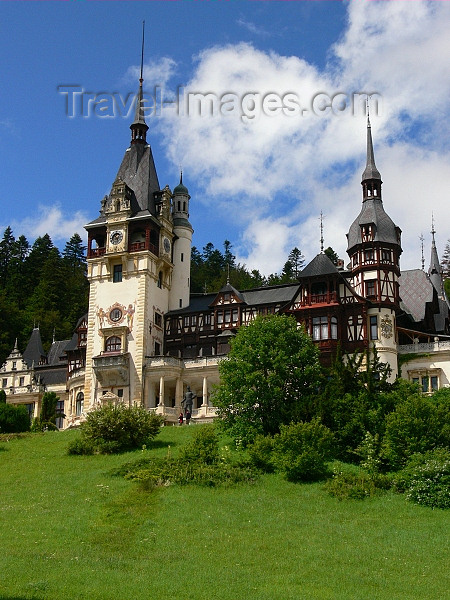 romania104: Sinaia, Prahova county, Muntenia, Romania: Peles Castle - Neo-Renaissance architecture by Wilhelm von Doderer, Johannes Schultz and Karel Liman - photo by J.Kaman - (c) Travel-Images.com - Stock Photography agency - Image Bank