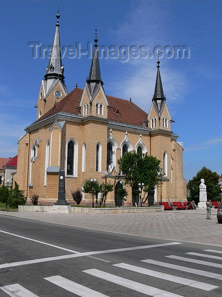 romania146: Sighetu Marmatiei / Máramarossziget, Maramures county, Transylvania, Romania: protestant church - Biserica reformata - str. Dr. Ioan Mihaliy de Apsa - photo by J.Kaman - (c) Travel-Images.com - Stock Photography agency - Image Bank