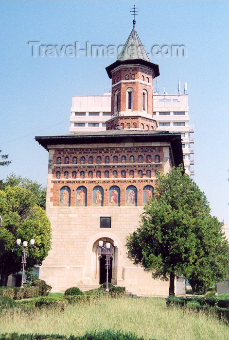 romania22: Romania - Iasi: St Nicholas Royal Church / Biserica Sfantul Nicolae Domnesc - architect Andre Lecomte de Nouty - background: Hotel Moldova - photo by M.Torres - (c) Travel-Images.com - Stock Photography agency - Image Bank