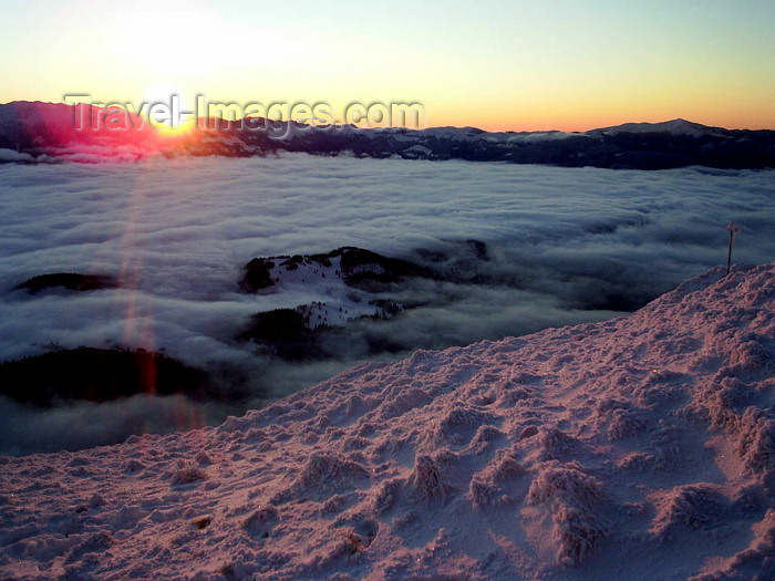 romania36: Romania - Piatra Craiului: view towards Muntii Bucegi - photo by R.Ovidiu - (c) Travel-Images.com - Stock Photography agency - Image Bank