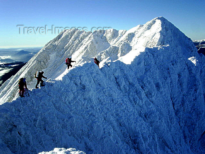 romania44: Romania - Piatra Craiului: climbers on the ridge - photo by R.Ovidiu - (c) Travel-Images.com - Stock Photography agency - Image Bank