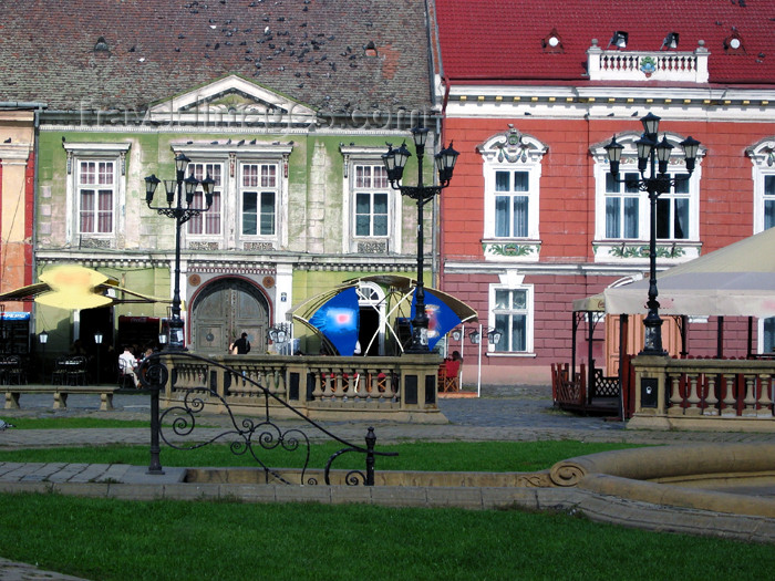 romania50: Romania - Timisoara: Unirii square - façades - photo by *ve - (c) Travel-Images.com - Stock Photography agency - Image Bank