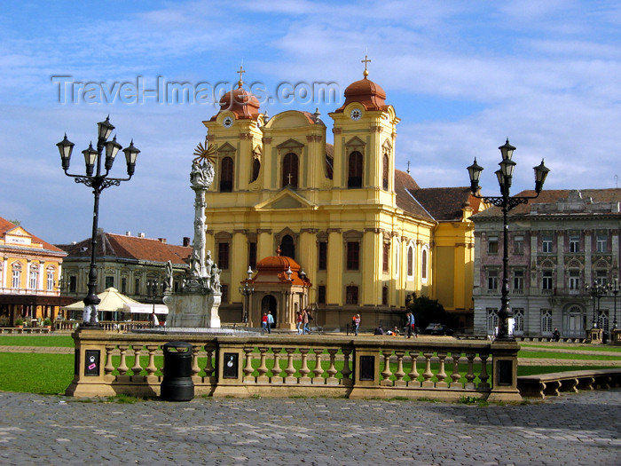 romania51: Romania - Timisoara: Unirii square - Catholic Cathedral - the Dome - Dom - Biserica Romano-Catolica din Timisoara - photo by *ve - (c) Travel-Images.com - Stock Photography agency - Image Bank