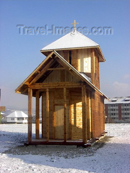 romania8: Romania - Ramnicu Valcea:  Wooden chapel - photo by C.Cretu - (c) Travel-Images.com - Stock Photography agency - Image Bank