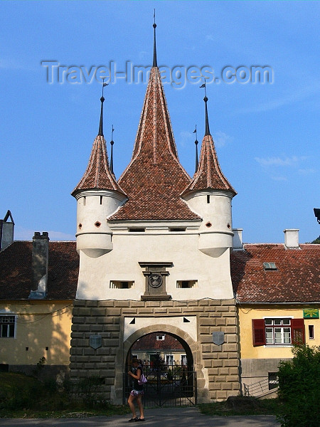 romania88: Brasov, Transylvania, Romania: Ecaterina Gate in the old walls - Poarta Ecaterinei - photo by J.Kaman - (c) Travel-Images.com - Stock Photography agency - Image Bank