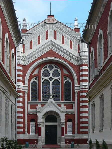 romania92: Brasov, Transylvania, Romania: Synagogue - designed by Leopold Baumhorn - Moorish style - Poarta Schei - photo by J.Kaman - (c) Travel-Images.com - Stock Photography agency - Image Bank
