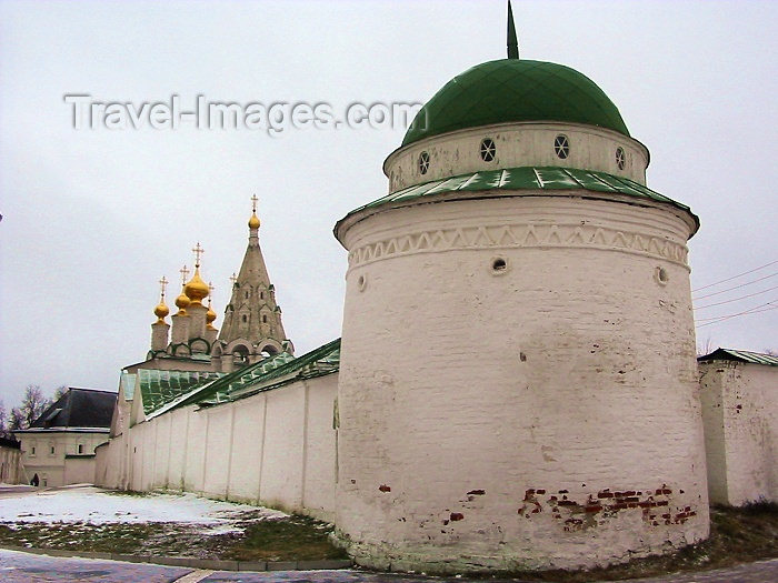 russia106: Russia - Ryazan: tower and ramparts - walls - the Kremlin (photo by Dalkhat M. Ediev) - (c) Travel-Images.com - Stock Photography agency - Image Bank