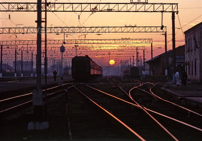 russia375: Russia - Krasnodar: railway - train at sunset - photo by V.Sidoropolev - (c) Travel-Images.com - Stock Photography agency - Image Bank