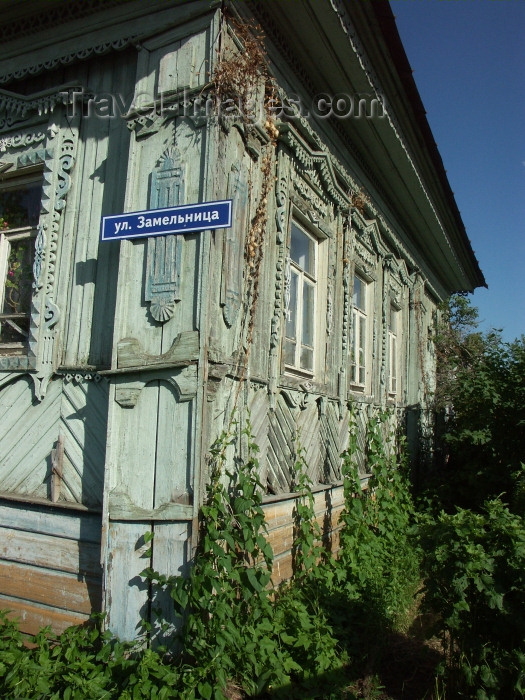 russia442: Russia - Perm: Russian timber architecture - Zamelnitza street - photo by P.Artus - (c) Travel-Images.com - Stock Photography agency - Image Bank