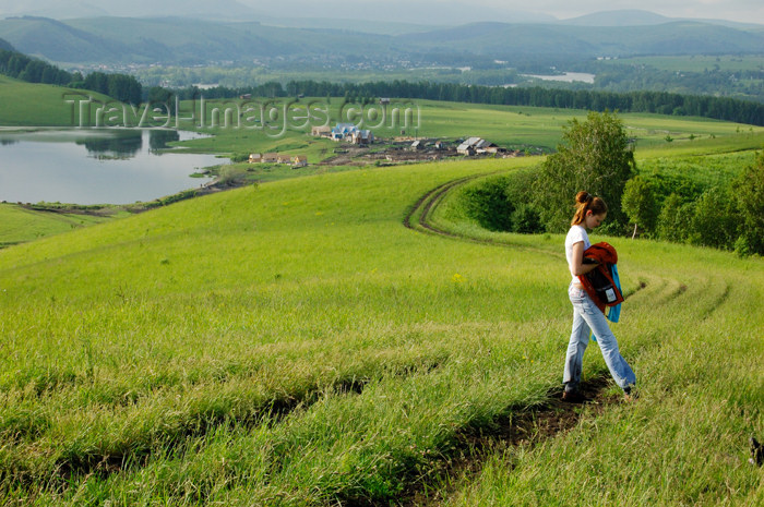 russia487: Russia - Altai republic, near village Maima, mountain "Chertov palec" (Devil's finger) - walker - photo by M.Kazantsev - (c) Travel-Images.com - Stock Photography agency - Image Bank