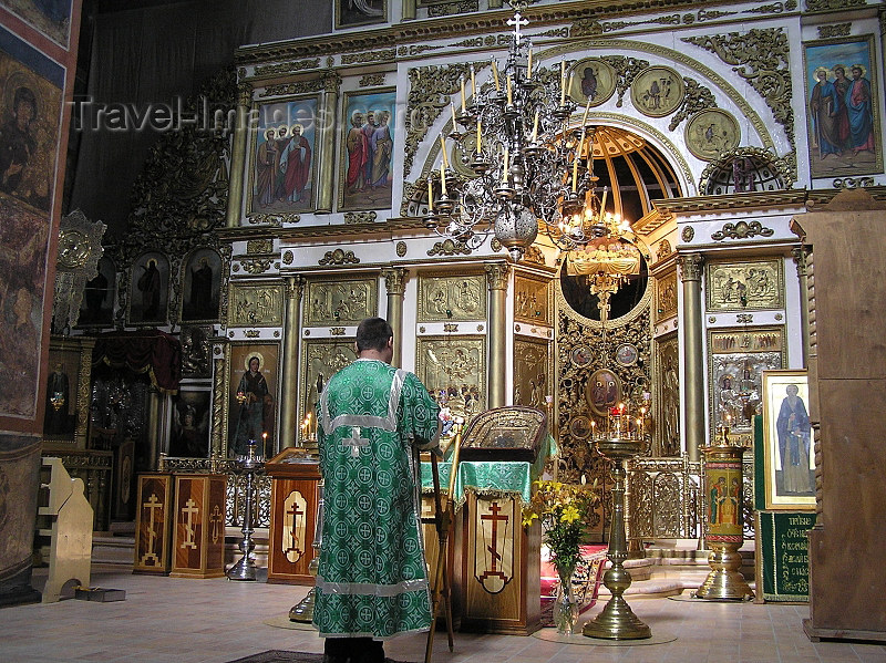 russia491: Russia - Alexandrov / Alexandrova Sloboda - Vladimir oblast: priest in the convent - photo by J.Kaman - (c) Travel-Images.com - Stock Photography agency - Image Bank