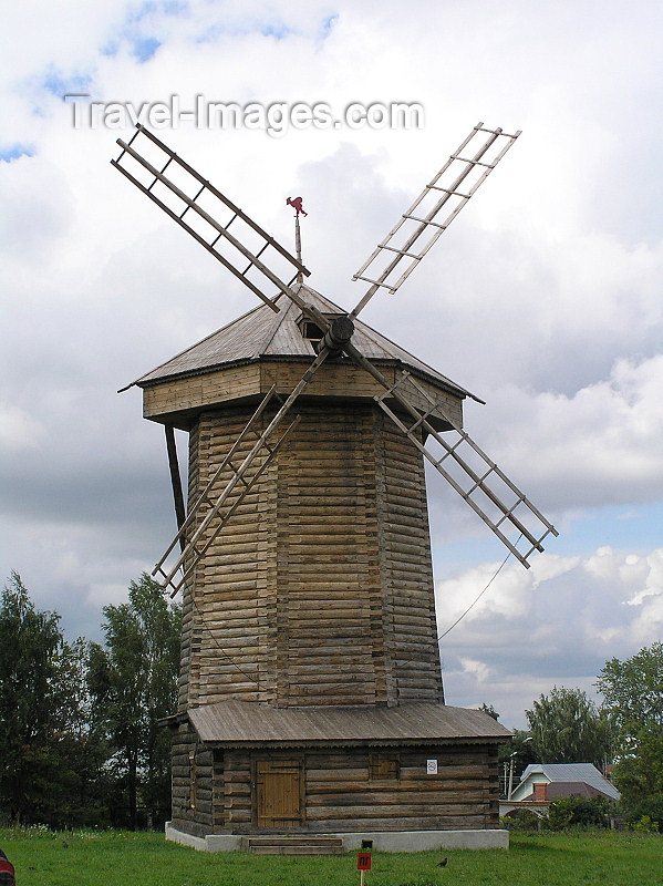russia512: Russia - Suzdal - Vladimir oblast: timber windmill - Museum of wooden architecture & peasant life - photo by J.Kaman - (c) Travel-Images.com - Stock Photography agency - Image Bank