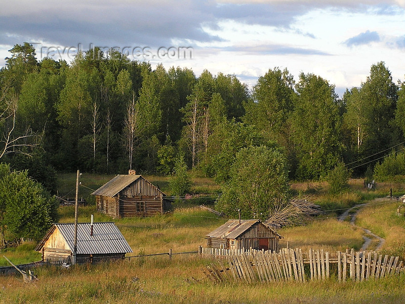 russia551: Russia - Lobskoje - Republic of Karelia: Village architecture - photo by J.Kaman - (c) Travel-Images.com - Stock Photography agency - Image Bank