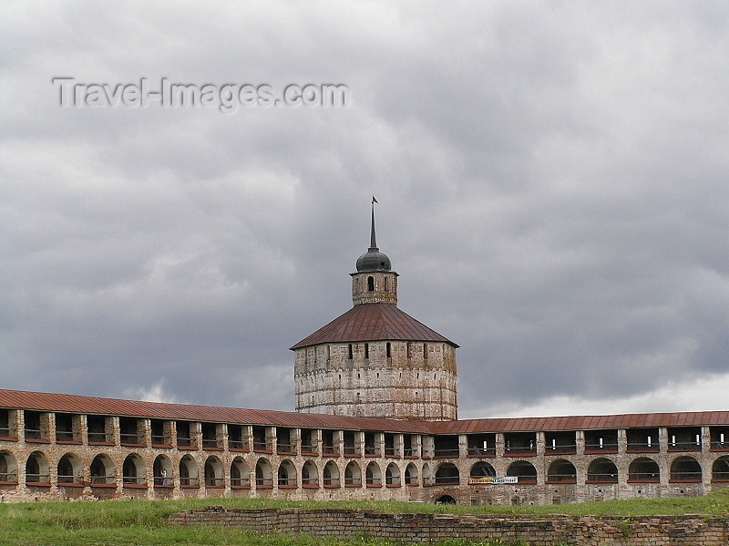 russia564: Russia - Kirillov - Valogda oblast: Kirillo-Belozersky Museum of History, Architecture & Fine Arts - tower - photo by J.Kaman - (c) Travel-Images.com - Stock Photography agency - Image Bank