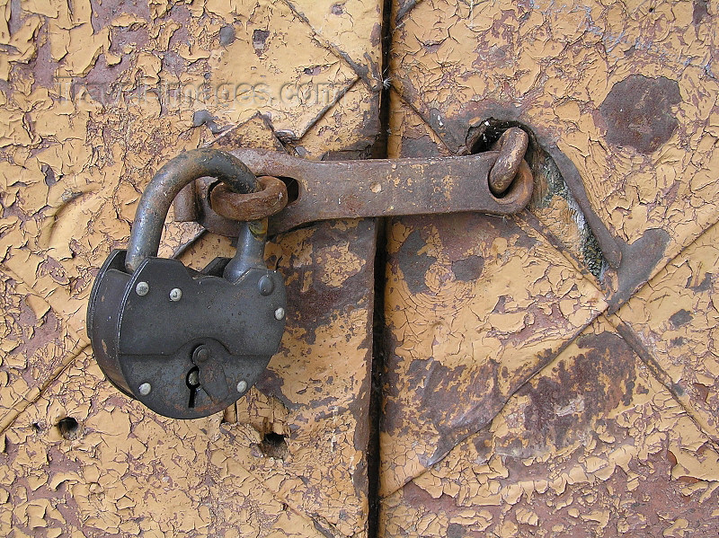 russia567: Russia - Goritsy - Valogda oblast: padlock - photo by J.Kaman - (c) Travel-Images.com - Stock Photography agency - Image Bank