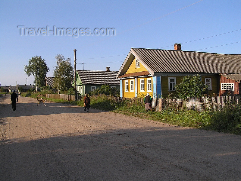 russia575: Russia - Marino - Valogda oblast: Village street - photo by J.Kaman - (c) Travel-Images.com - Stock Photography agency - Image Bank