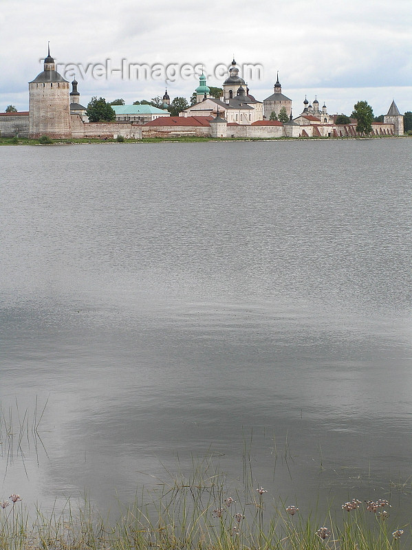 russia584: Russia - Kirillov - Valogda oblast: Lake Siverskoye and the Kirillo-Belozersky Museum of History, Architecture & Fine Arts - photo by J.Kaman - (c) Travel-Images.com - Stock Photography agency - Image Bank