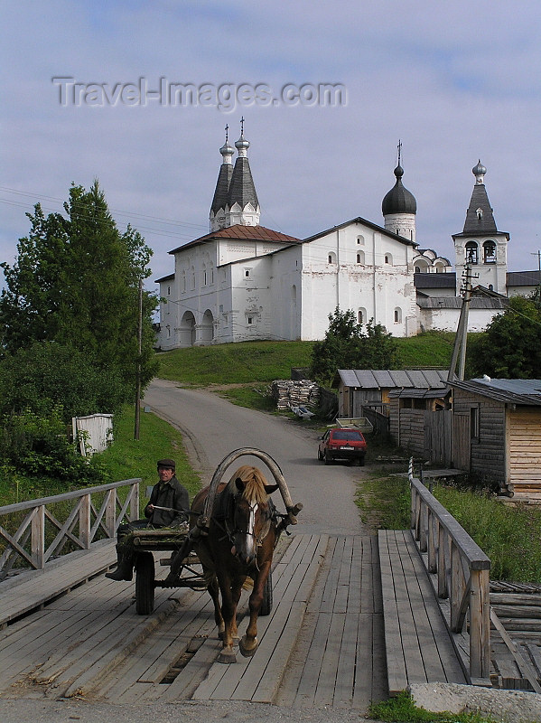 russia586: Russia - Ferapontovo - Valogda oblast: Ferapontov Monastery - cart - photo by J.Kaman - (c) Travel-Images.com - Stock Photography agency - Image Bank