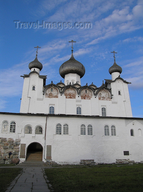 russia615: Russia - Solovetsky Islands: Transfiguration Cathedral - sky - photo by J.Kaman - (c) Travel-Images.com - Stock Photography agency - Image Bank