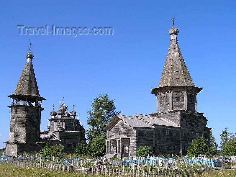 russia628: Russia - Ljadiny - Arkhangelsk Oblast: cemetery and two wooden churches - Church of the Epiphany (L) Church of the Intercession (R) - photo by J.Kaman - (c) Travel-Images.com - Stock Photography agency - Image Bank