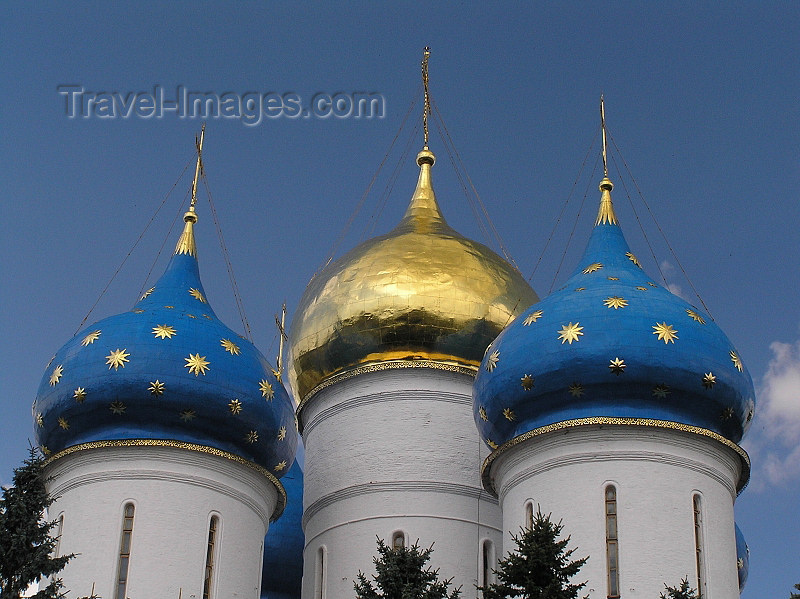 russia646: Russia - Sergiev Posad - Moscow oblast: blue and gold onion domes - Trinity Monastery of St Sergius - Assumption Cathedral - Trinity Lavra - Golden Ring - former Zagorsk - photo by J.Kaman - (c) Travel-Images.com - Stock Photography agency - Image Bank