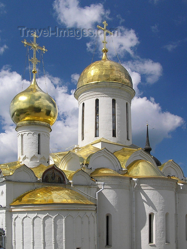 russia648: Russia - Sergiev Posad - Moscow oblast: golden domes and white apses of Trinity Cathedral - Trinity Monastery of St Sergius - Trinity Lavra -  photo by J.Kaman - (c) Travel-Images.com - Stock Photography agency - Image Bank