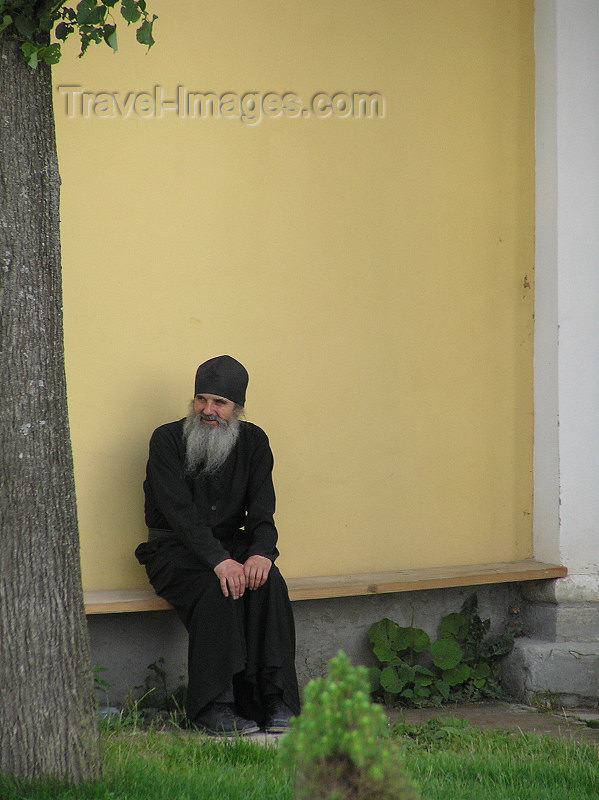 russia653: Russia - Sergiev Posad - Moscow oblast: priest sitting - Trinity Monastery of St Sergius - photo by J.Kaman - (c) Travel-Images.com - Stock Photography agency - Image Bank