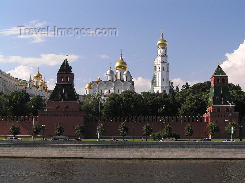 russia671: Russia - Moscow: Kremlin behind Moskva river - photo by J.Kaman - (c) Travel-Images.com - Stock Photography agency - Image Bank