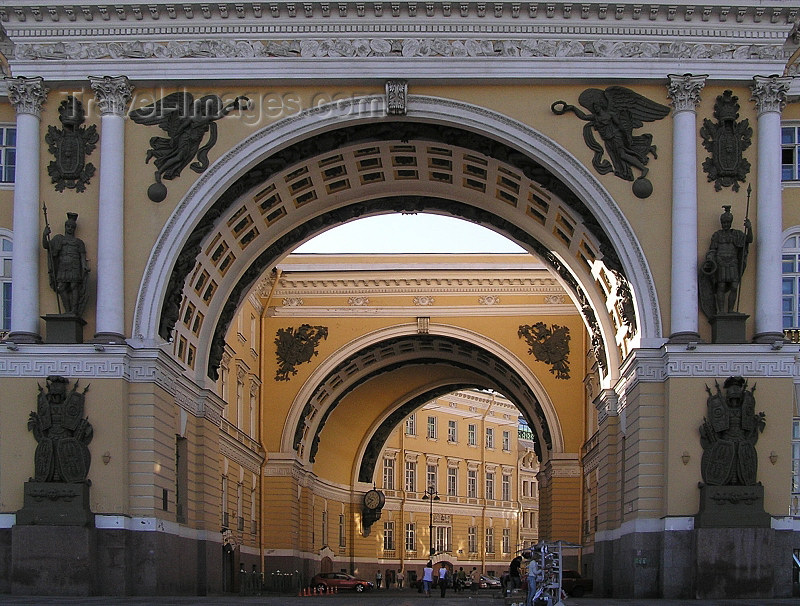 russia698: Russia - St Petersburg: General Staff Building - arches - photo by J.Kaman - (c) Travel-Images.com - Stock Photography agency - Image Bank