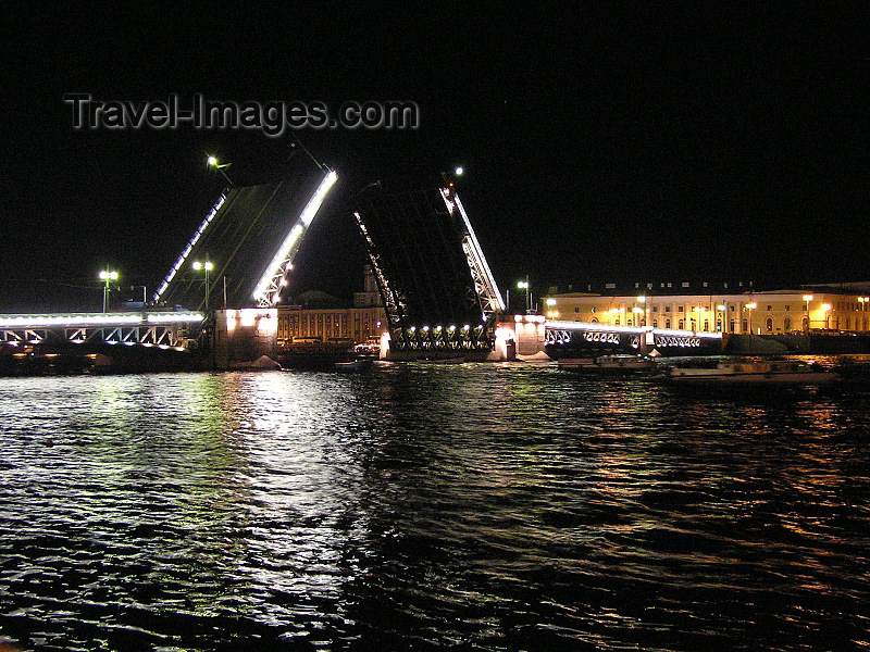 russia711: Russia - St Petersburg: Night raising of bridges on Neva river - photo by J.Kaman - (c) Travel-Images.com - Stock Photography agency - Image Bank