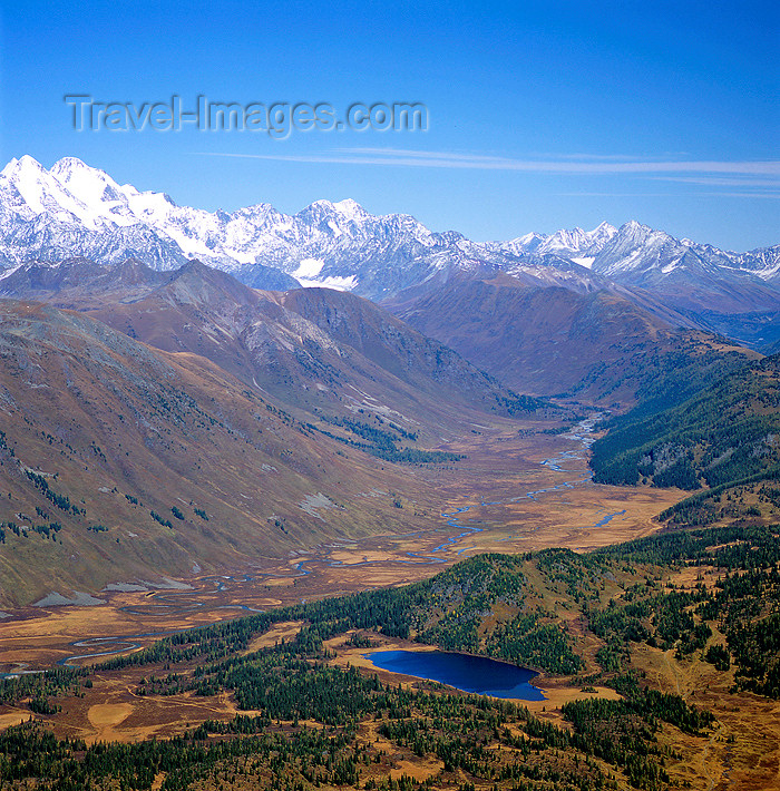 russia745: Russia - Altay / Altai republic - Mount Belukha and valley - Katun Range - Altai Mountains - from the air - the area is the meeting point of Russia, Kazakhstan, Mongolia and China - photo by V.Sidoropolev - (c) Travel-Images.com - Stock Photography agency - Image Bank