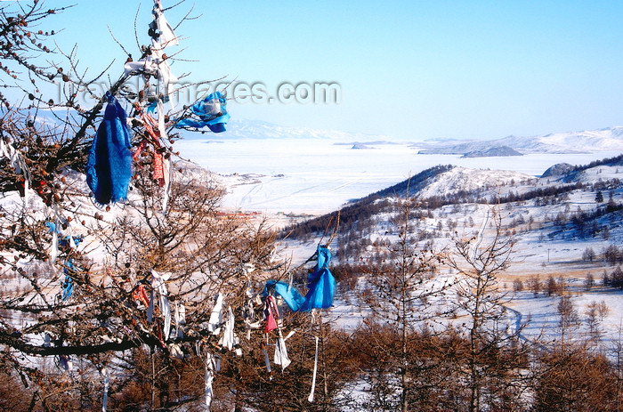 russia762: Lake Baikal, Irkutsk oblast, Siberian Federal District, Russia: lake view and Shaman prayer flags - the oldest lake in the world, according to the U.S. Geological Survey - photo by B.Cain - (c) Travel-Images.com - Stock Photography agency - Image Bank