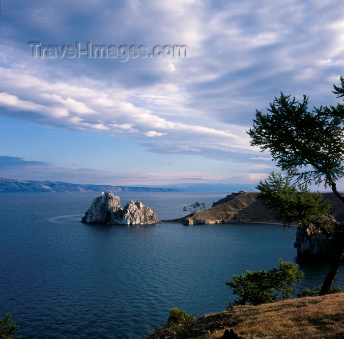 russia764: Lake Baikal, Irkutsk oblast, Siberia, Russia: Chuzir, Olkhon / Olchon Island in Lake Baikal, Rock of the Shaman, traditional sacred and religious place - cape Burkhan - photo by A.Harries - (c) Travel-Images.com - Stock Photography agency - Image Bank