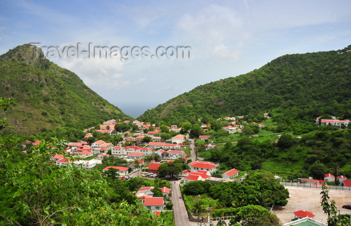 saba15: The Bottom, Saba: the the largest settlement on the island - general view of the town, at the bottom of neighbouring hills, its orginal Dutch name was De Botte, meaning 'The Bowl' - photo by M.Torres - (c) Travel-Images.com - Stock Photography agency - Image Bank