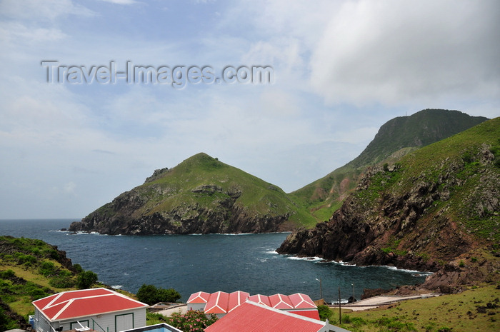saba19: Hell's Gate, Saba: view over Cove Bay and Spring Bay - photo by M.Torres - (c) Travel-Images.com - Stock Photography agency - Image Bank