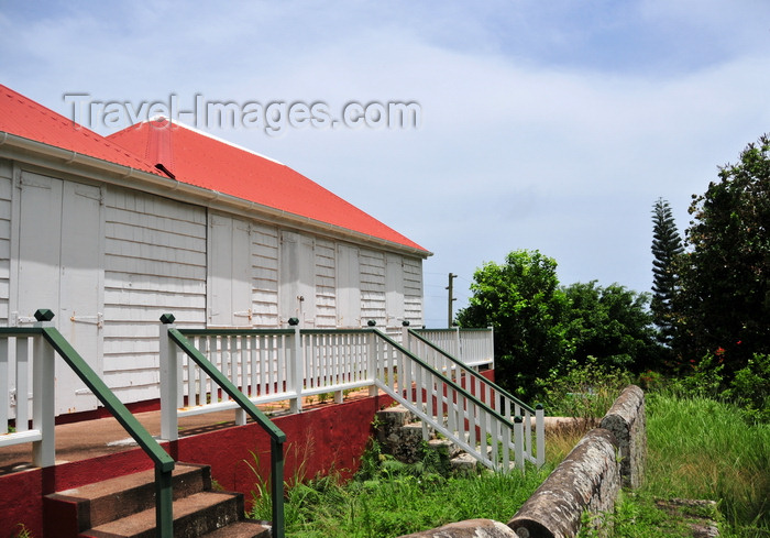 saba28: Windwardside, Saba: white cottage covered in shingles - photo by M.Torres - (c) Travel-Images.com - Stock Photography agency - Image Bank