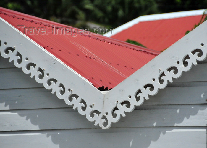 saba34: Windwardside, Saba: detail of gable fretwork - Caribbean eaves - photo by M.Torres - (c) Travel-Images.com - Stock Photography agency - Image Bank