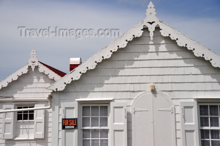 saba37: Windwardside, Saba: creole cottages - gable fretwork - Caribbean eaves - photo by M.Torres - (c) Travel-Images.com - Stock Photography agency - Image Bank