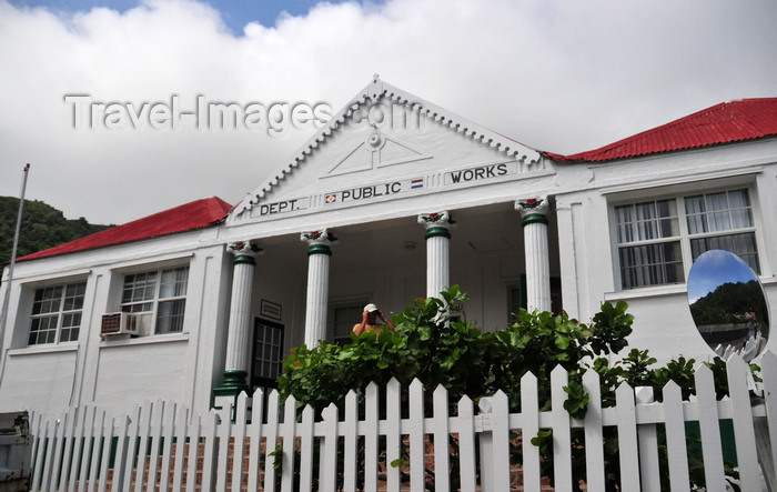 saba40: The Bottom, Saba: Dutch colonial architecture - Department of Public Works, a former schoolhouse  - picket fence - photo by M.Torres - (c) Travel-Images.com - Stock Photography agency - Image Bank