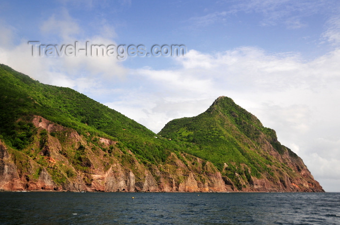 saba5: Saba: the coast is inhospitable, offering no natural harbours - photo by M.Torres - (c) Travel-Images.com - Stock Photography agency - Image Bank