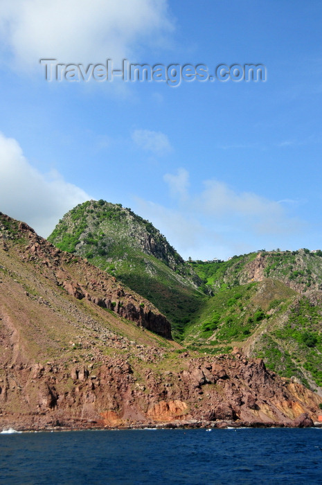 saba52: Fort Bay, Saba: hills seen from the sea - photo by M.Torres - (c) Travel-Images.com - Stock Photography agency - Image Bank