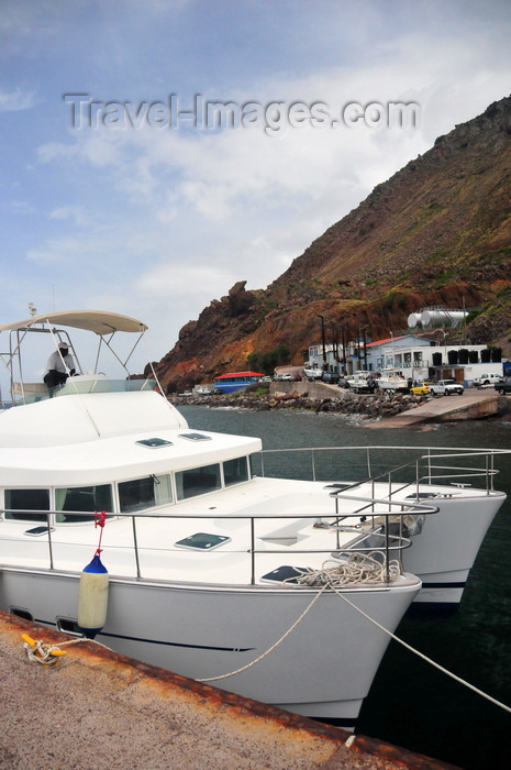 saba6: Fort Bay, Saba: catamaran Samantha in the harbour - photo by M.Torres - (c) Travel-Images.com - Stock Photography agency - Image Bank