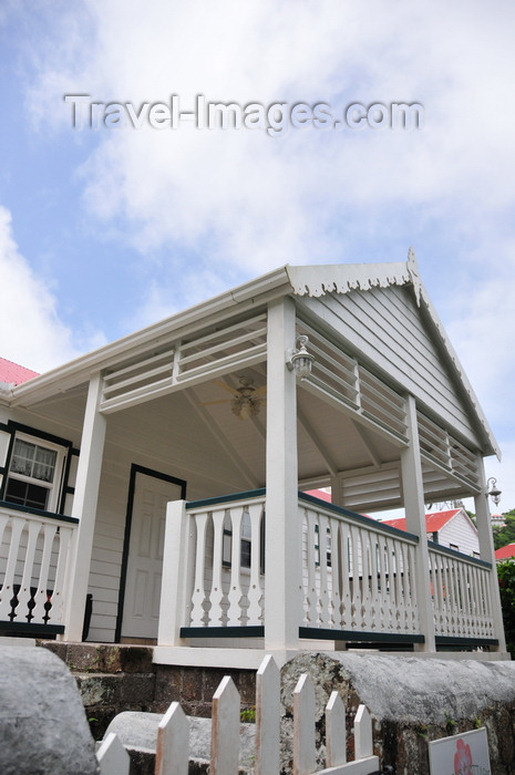 saba71: Windwardside, Saba: Hibiscus Cottage - Saban style porch - Park Lane - photo by M.Torres - (c) Travel-Images.com - Stock Photography agency - Image Bank