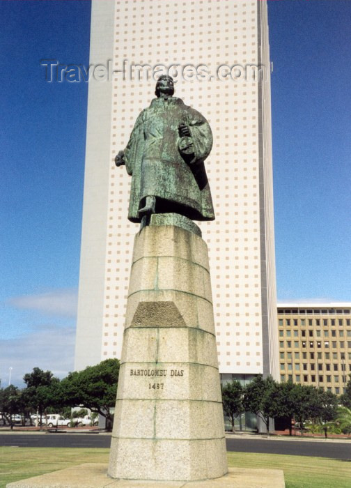 safrica1: Cape Town, Western Cape, South Africa: European Soul - Portuguese navigator Bartolomeu Dias on Oliveira Salazar square - photo by M.Torres - (c) Travel-Images.com - Stock Photography agency - Image Bank