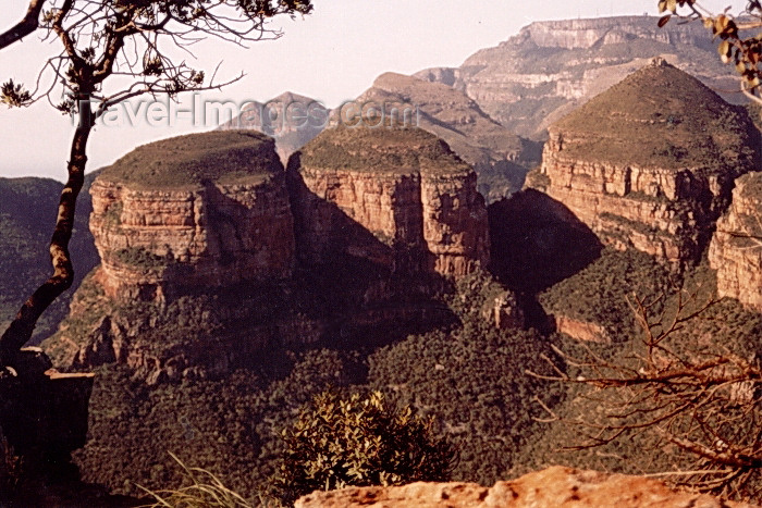 safrica113: Gauteng province, South Africa: hills - rock pillars - photo by C.Abalo - (c) Travel-Images.com - Stock Photography agency - Image Bank