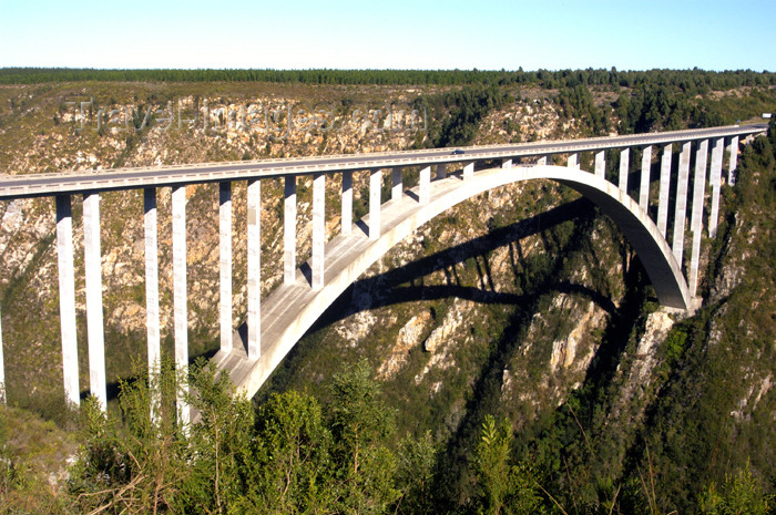 safrica121: South Africa - Bloukrans River Bridge Bungee site, Plettenberg Bay - bungy - bungie - photo by B.Cain - (c) Travel-Images.com - Stock Photography agency - Image Bank